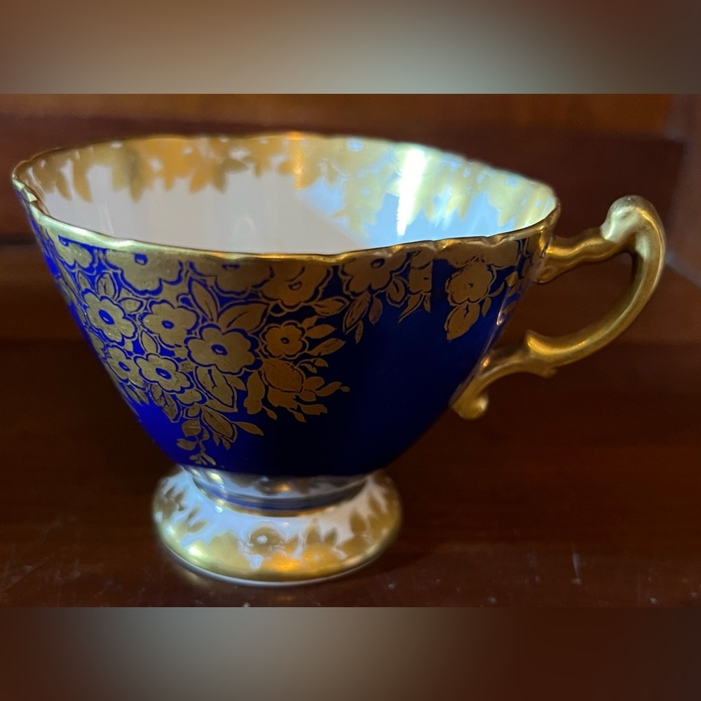 Rare English Hammersley & Co. Bone China 1940's  "Collage of Gold Flowers" cup
